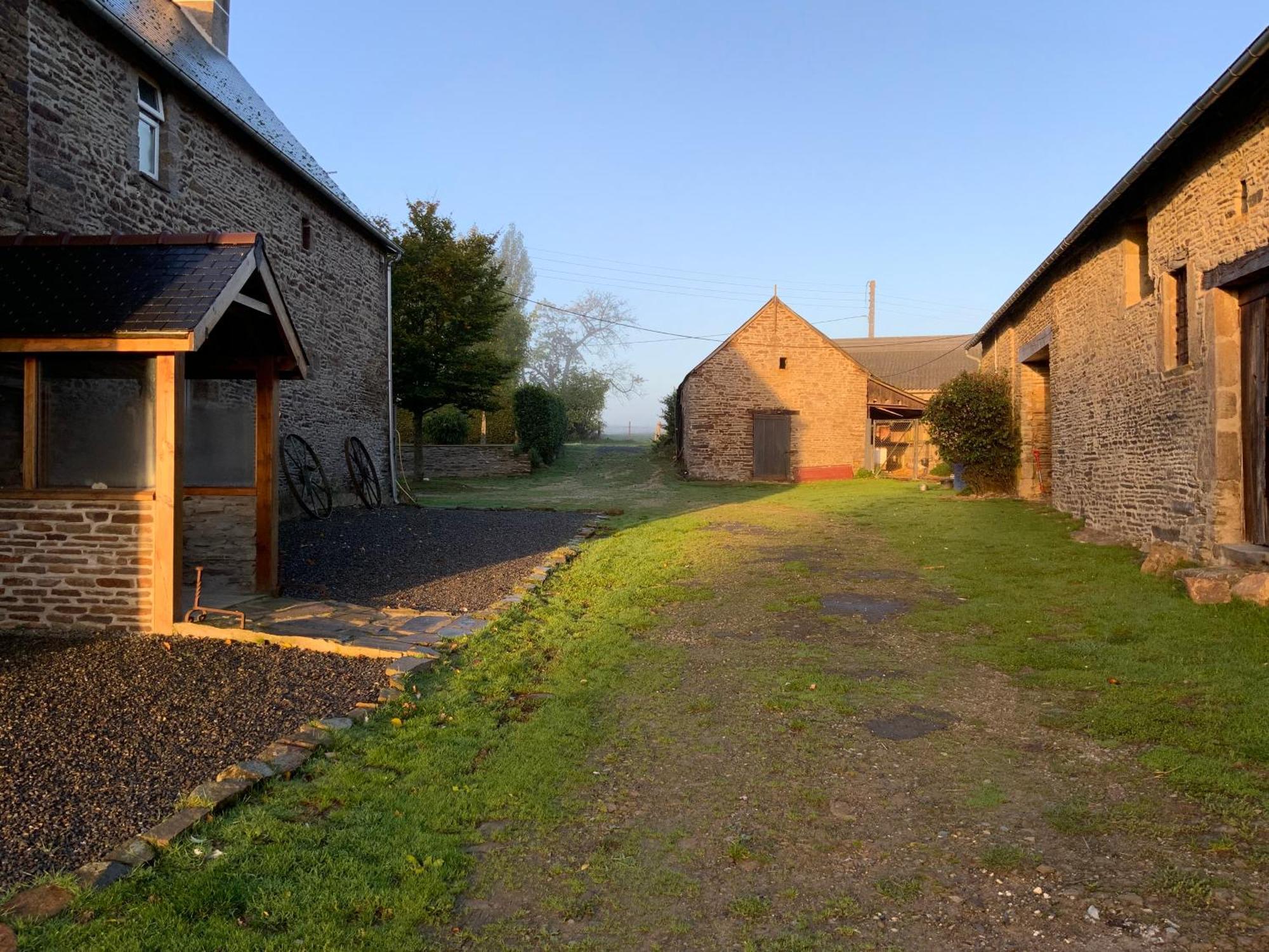 Welcoming And Peaceful Bed And Breakfast Fougerolles-du-Plessis Zewnętrze zdjęcie
